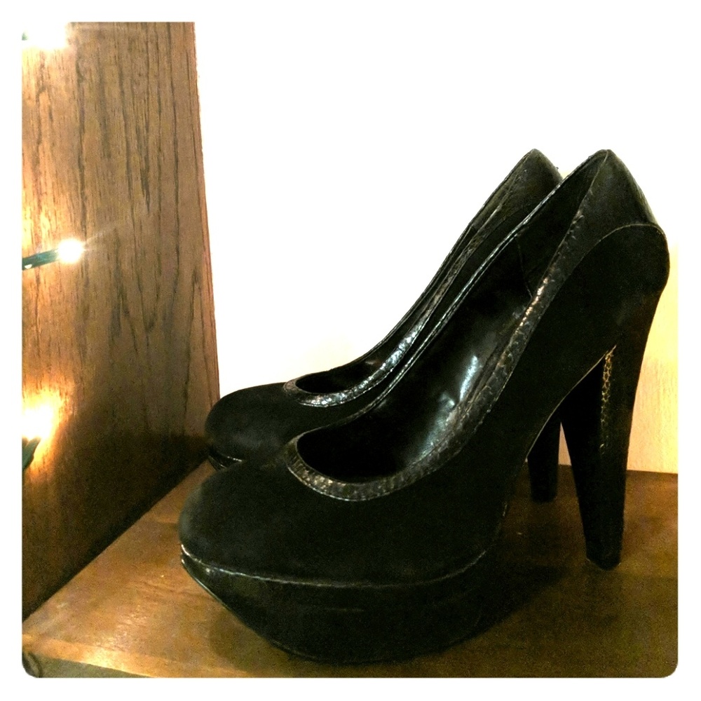 Bakers Black Stacked Heels